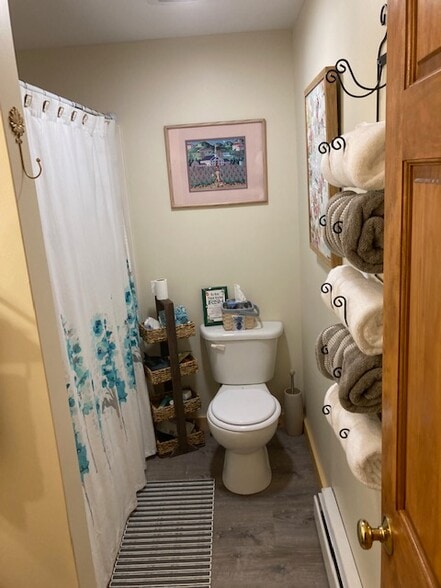 Full Bathroom (1st Floor) - 17 Peaceful Ln
