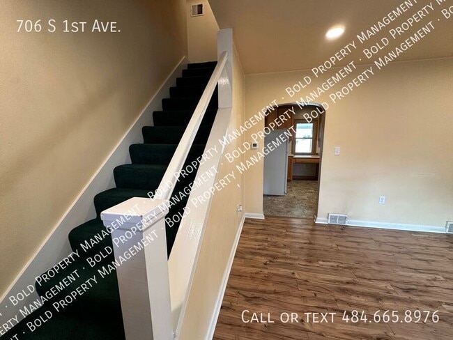 Building Photo - 706 S 1st Ave