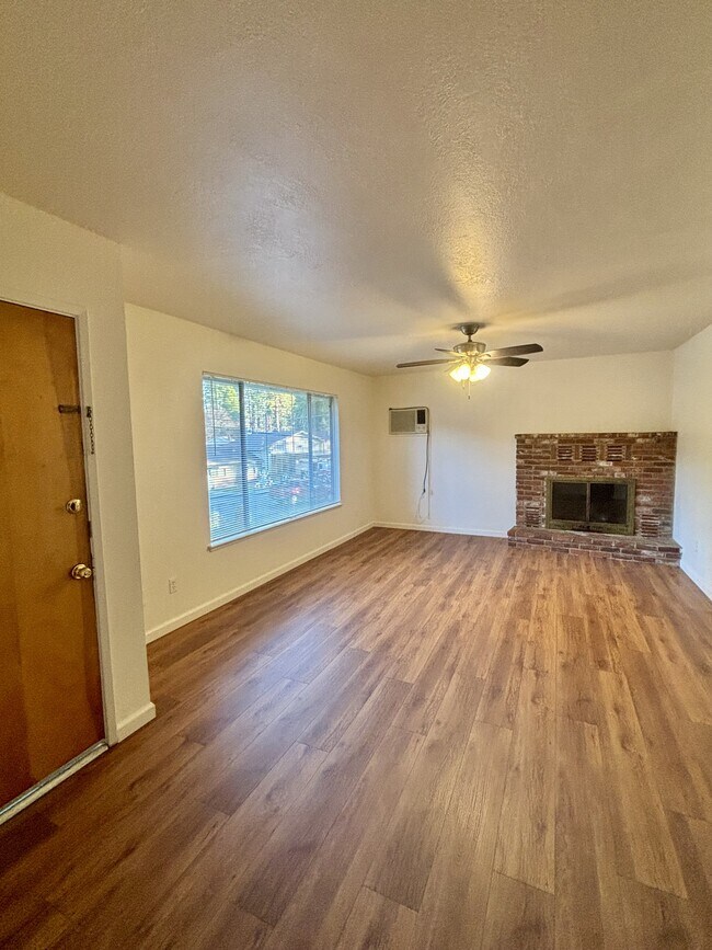 Building Photo - 297 Cornwall Ave