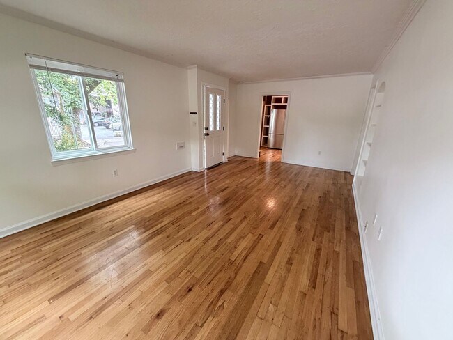 Building Photo - 2bed/1bath Sullivan's Gultch Condo
