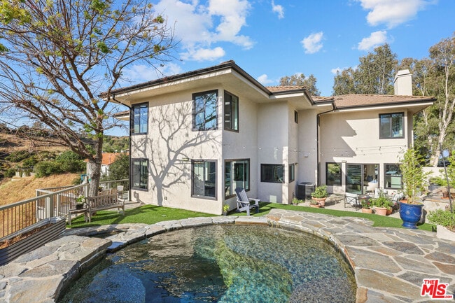 Building Photo - 53 Saddlebow Rd