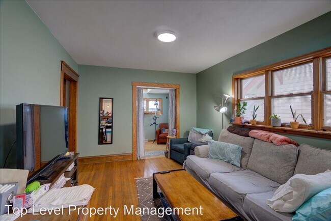 Building Photo - 2 br, 1 bath House - 411 S Orchard St.
