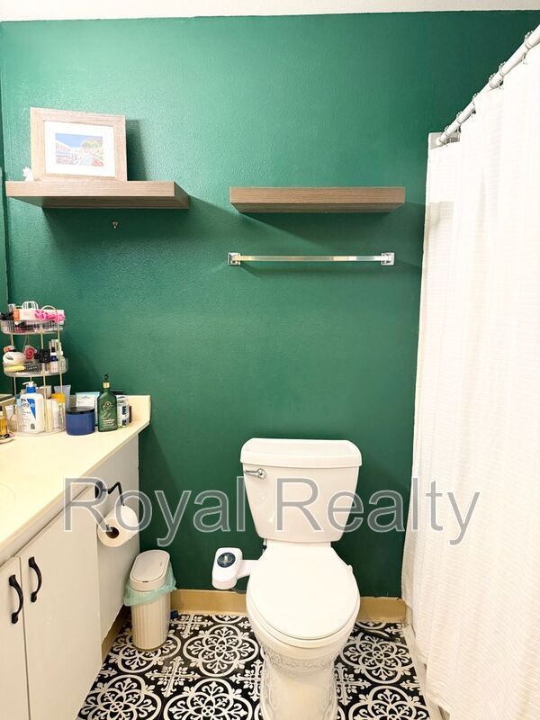 Building Photo - 17 Kopi Ln