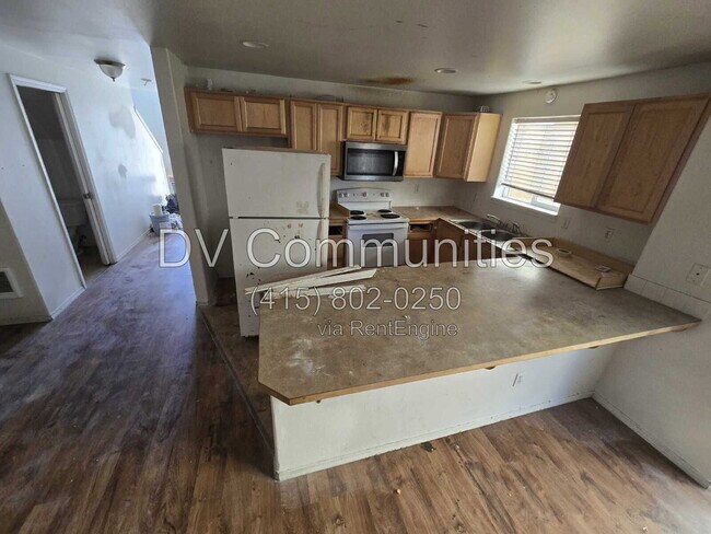 Building Photo - 2822 SW Juniper Ave