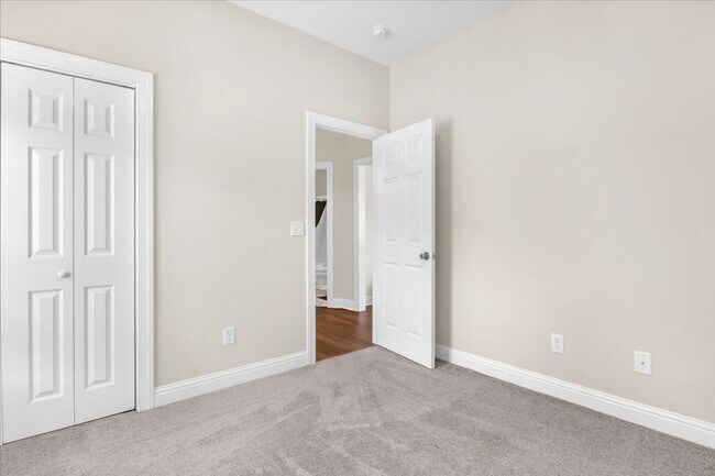 Building Photo - 38 Castle Bay Dr