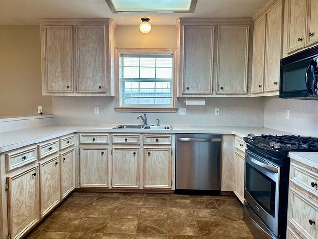 Building Photo - 4201 Bedford Ct