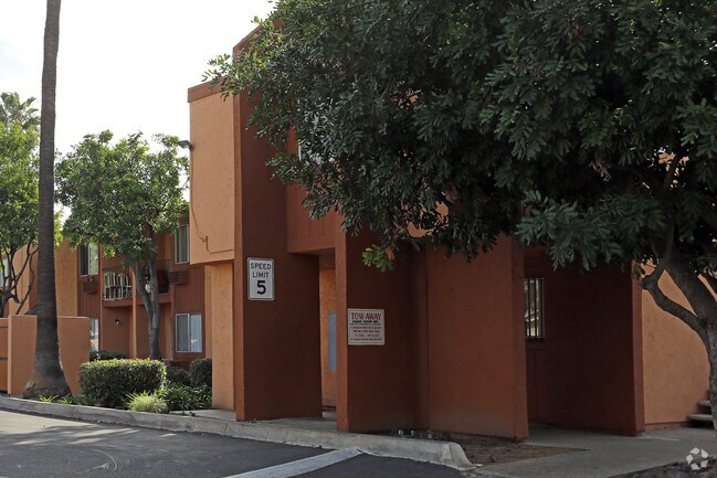 Building Photo - Madison Court Apartments