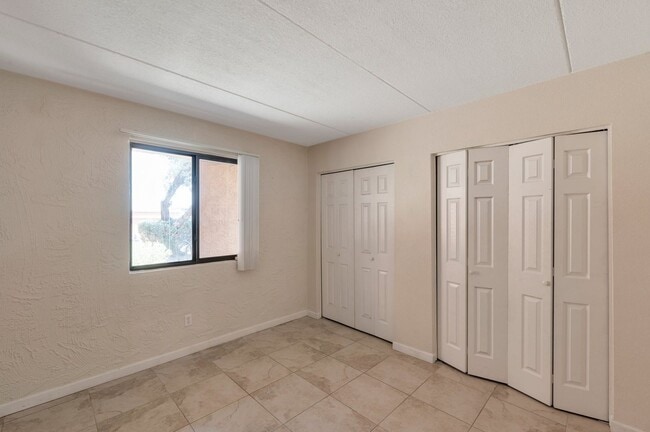 Building Photo - 2-bedroom, 2-bathroom in Prime location!