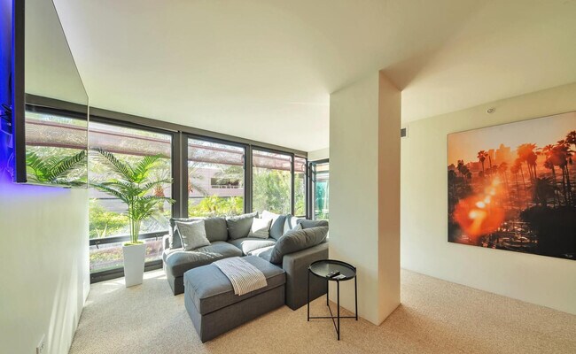 Building Photo - 4808 N 24th St