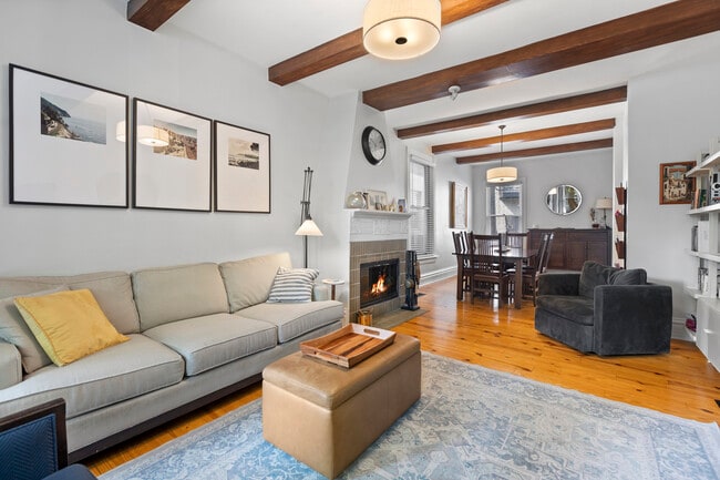 Building Photo - 3438 N Paulina St