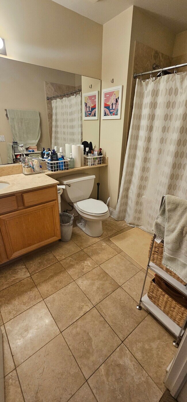 Building Photo - 2330 W St Paul Ave