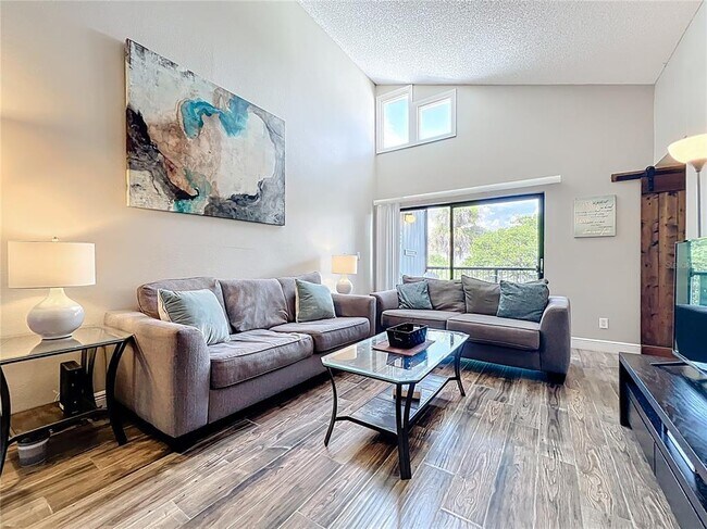 Building Photo - 3944 Atrium Dr