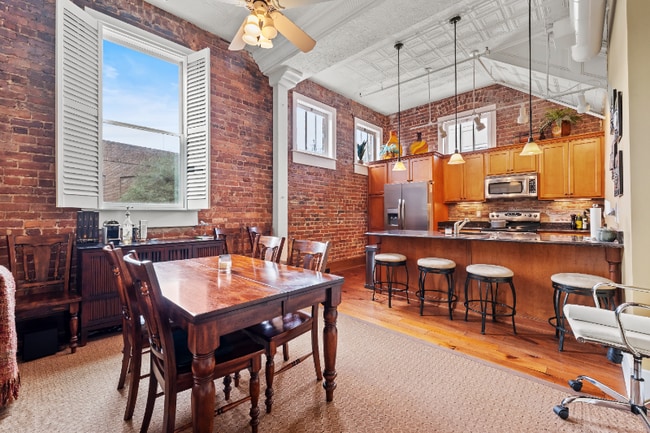 Building Photo - 4 Beaufain St