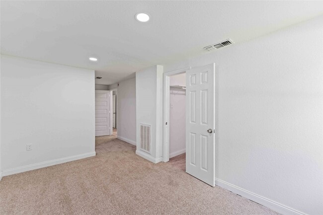 Building Photo - 2101 W Gulf St