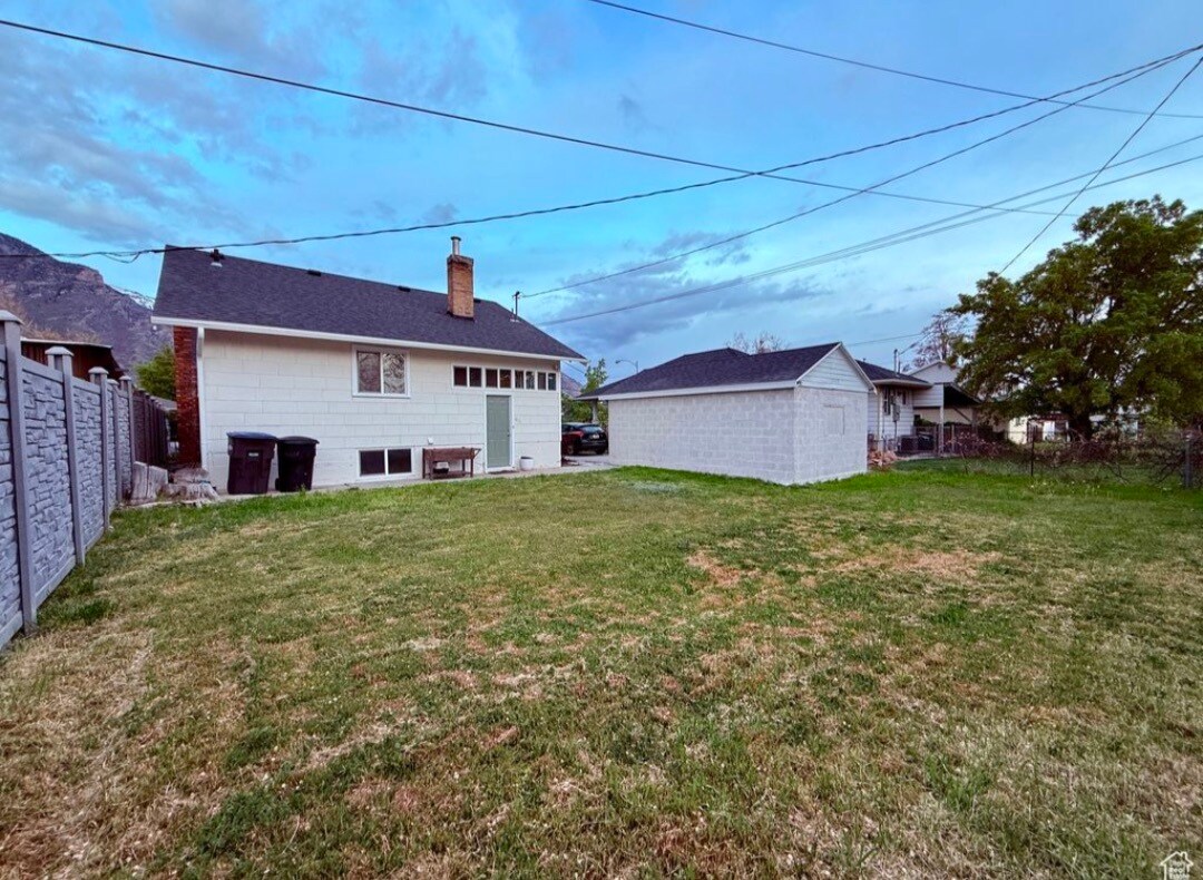Backyard - 432 S 100 E