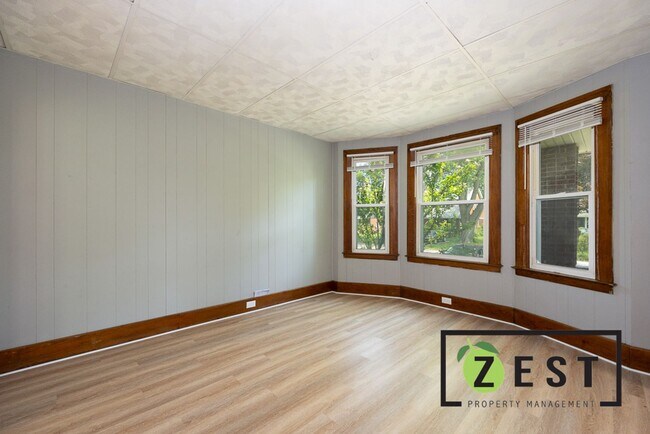 Building Photo - 4055 Beniteau St
