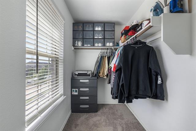 Building Photo - 2224 Davenport Dr