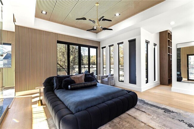 Building Photo - 3600 Lower Roswell Rd