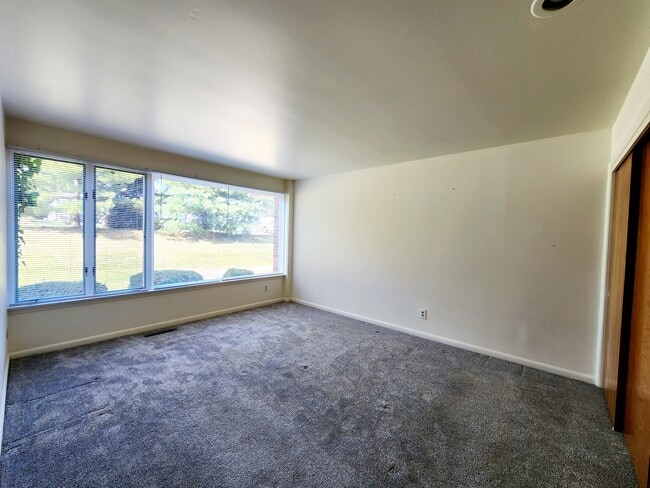 Building Photo - Drummond Flats