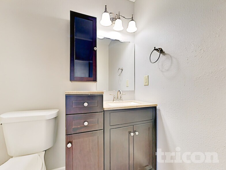 Building Photo - 14674 Fawn Hollow Ln