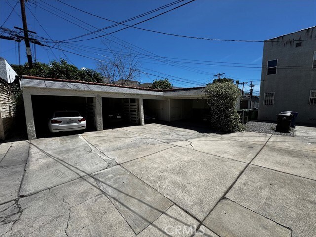 Building Photo - 336 N Stanley Ave