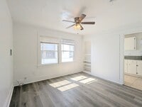 Building Photo - 419 N Virginia Ct