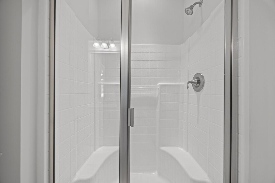 1ST FLOOR SHOWER - 1319 Rodessa Run