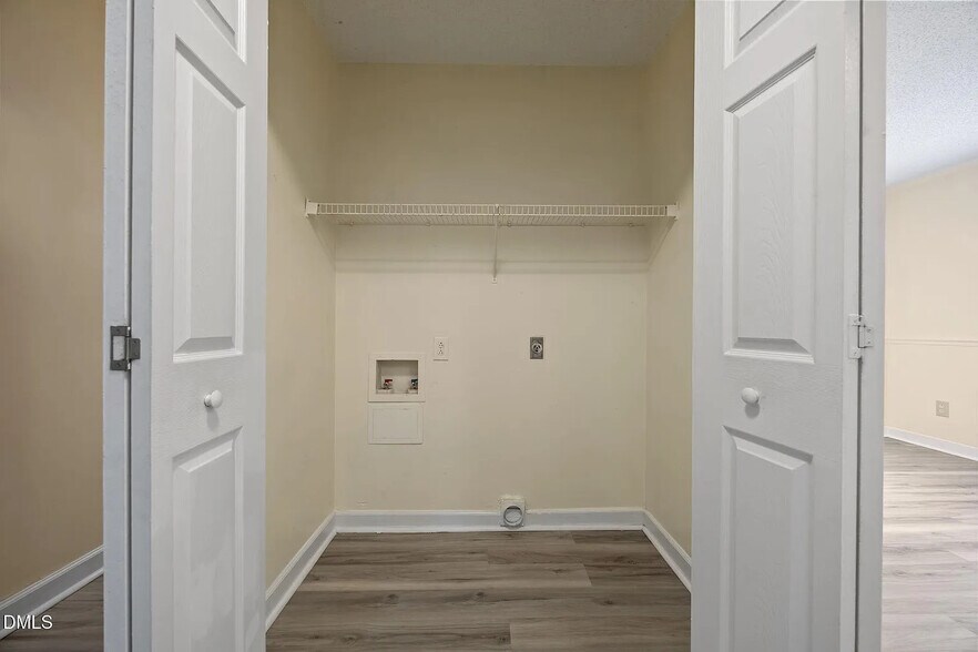 Building Photo - Room in Townhome on Oakland Hills Way