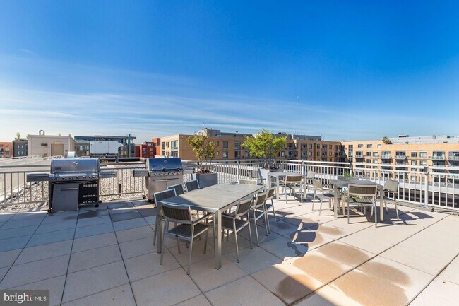 Building Photo - 440 L St NW