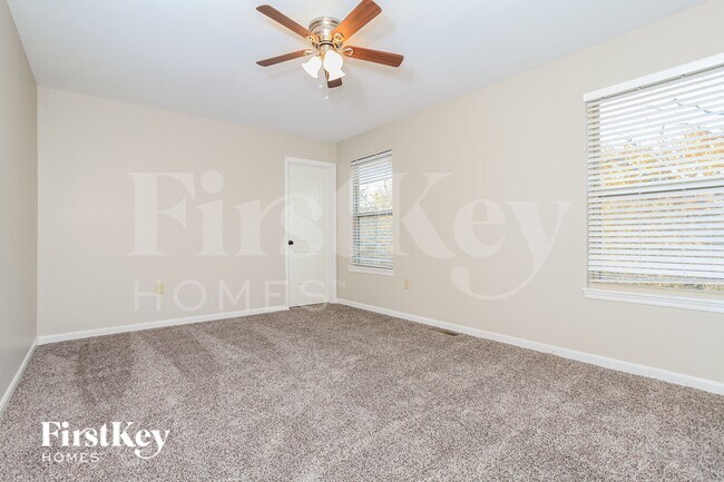 Building Photo - 2724 Parkerridge Dr