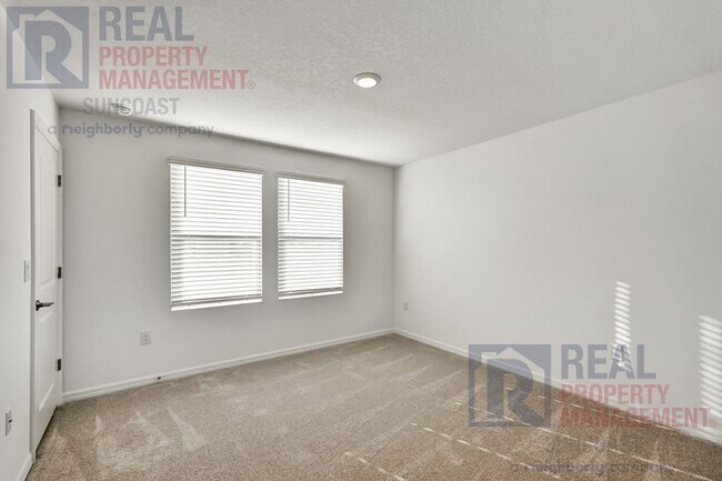 Building Photo - 8700 Daybreak St