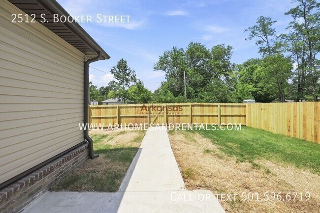 Building Photo - 2512 Booker St