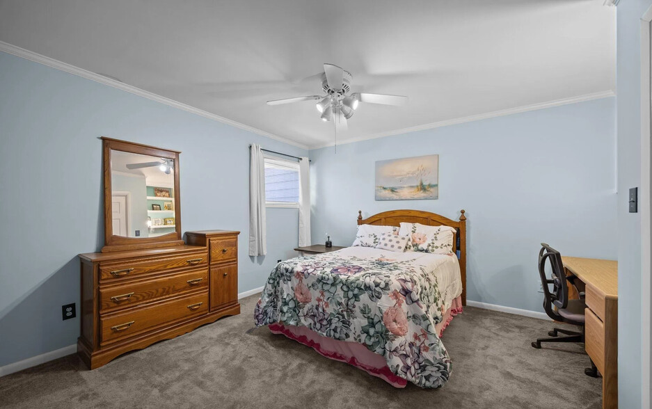 Bedroom 1 - 117 Forecastle Ct