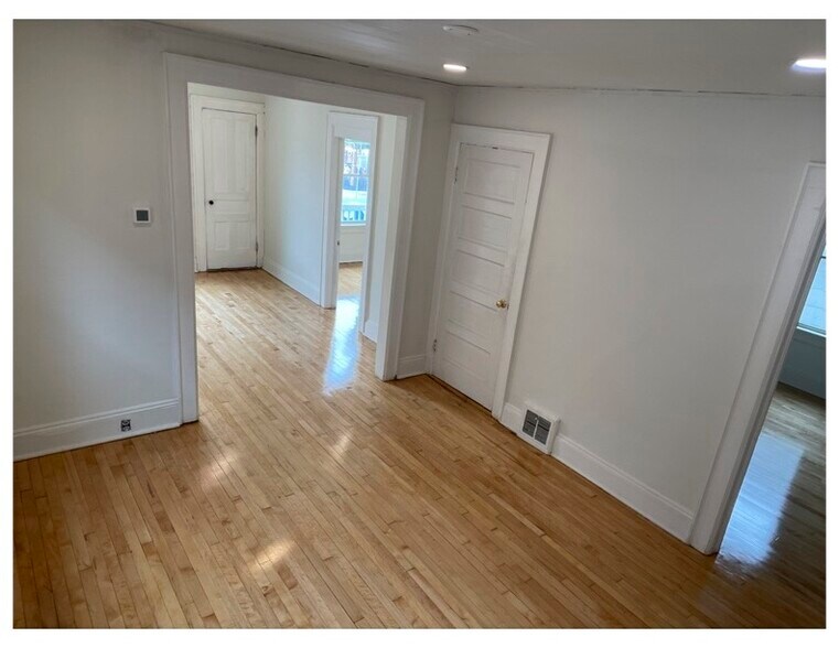 Dining Room - 2860 S Delaware Ave