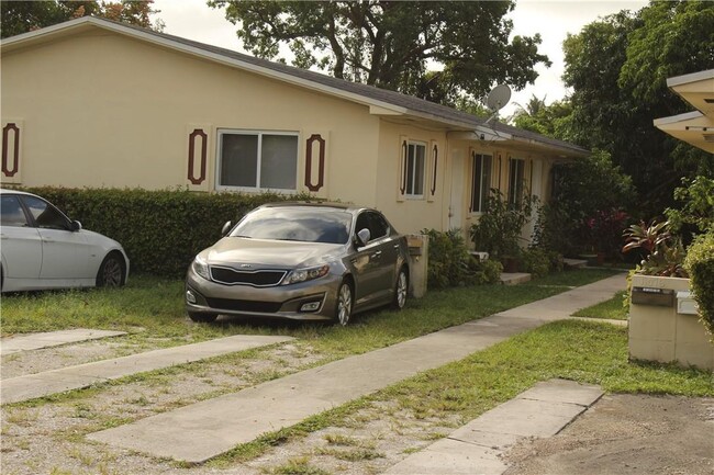 Building Photo - 2 bedroom in North Miami FL 33161