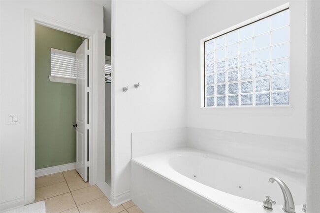 Building Photo - 914 Quintana Roo Pl