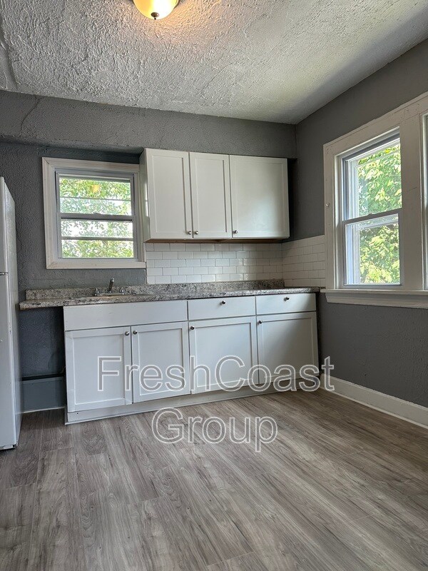 Building Photo - 10917 Notre Dame Ave