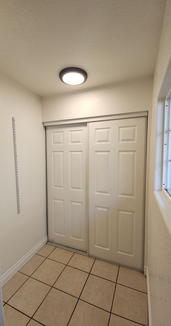 Building Photo - Your Perfect Ventura Retreat 4 bedroom 2 f...