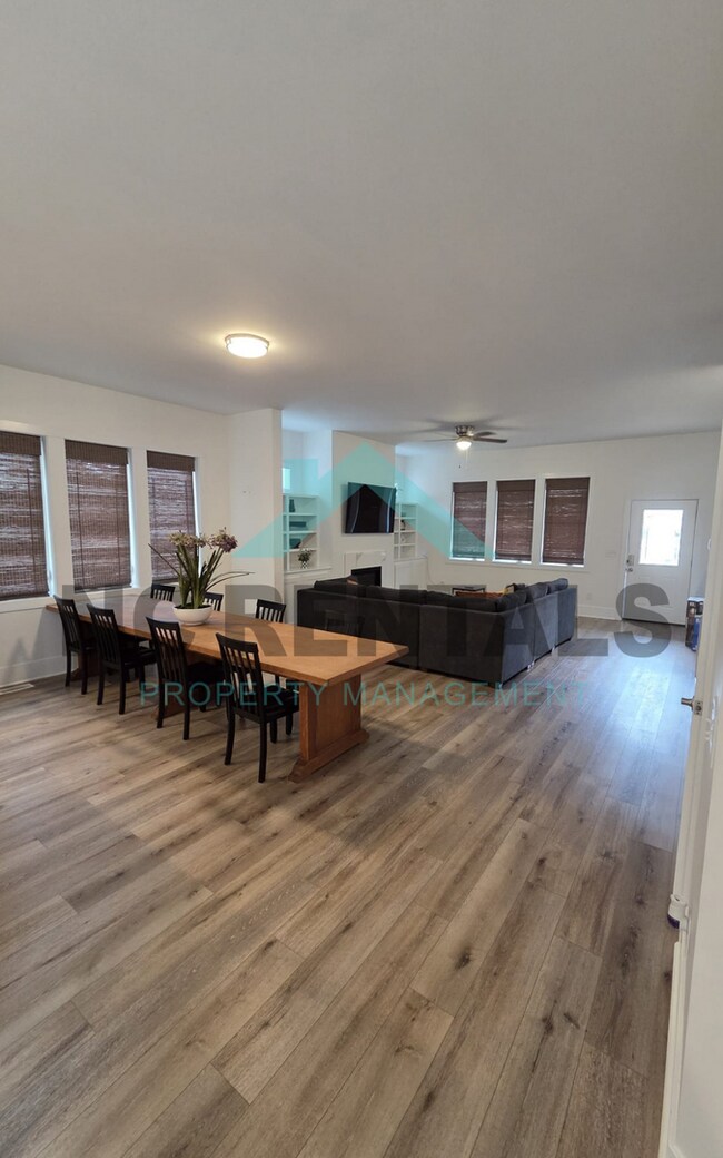 Building Photo - 1501 E Jones St