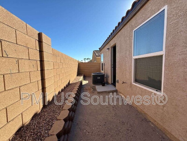 Building Photo - 2430 River Valley Cir