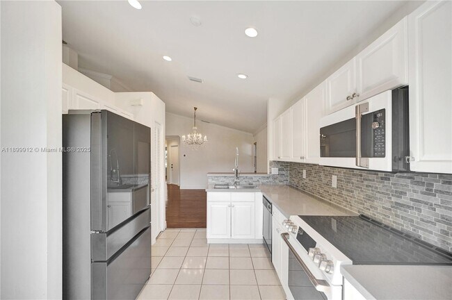 Building Photo - 658 Stanton Dr