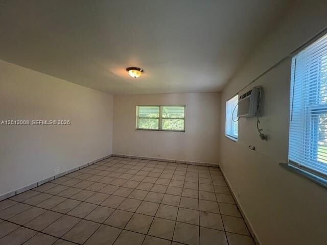 Building Photo - 4548 SW 33rd Ave