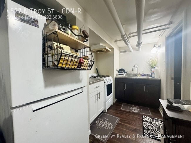 Building Photo - 4527 N Troy St