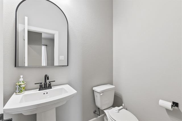Building Photo - 3817 Stonewood Dr