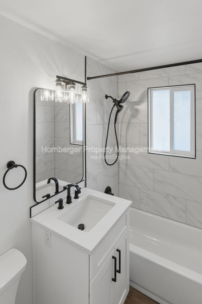 Building Photo - 2011 E Desmet Ave