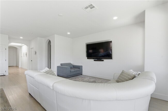 Building Photo - 11063 Pegasus Dr