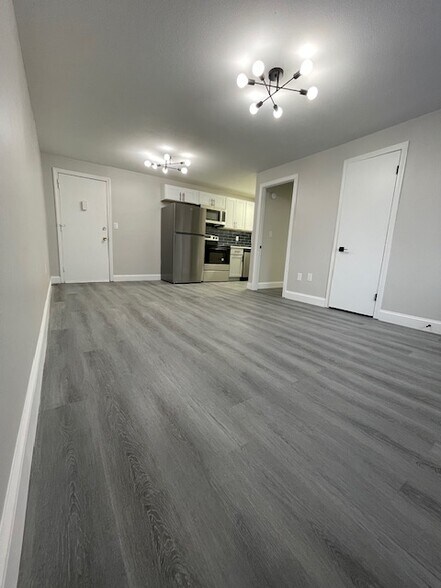 Building Photo - 328 Park Ave