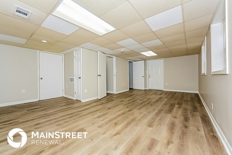 Building Photo - 5749 Cypress Ct