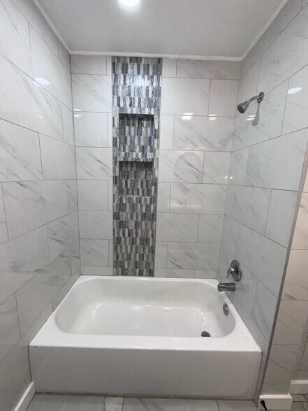 Building Photo - 429 Ventura Ave