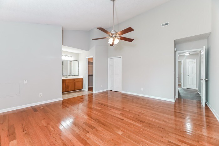 Building Photo - 154 Kingsbridge Dr